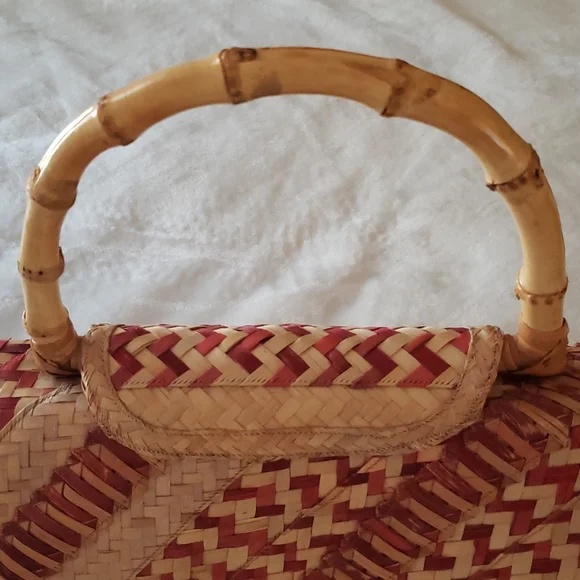 VINTAGE RED STRAW PURSE - Picture 4 of 16